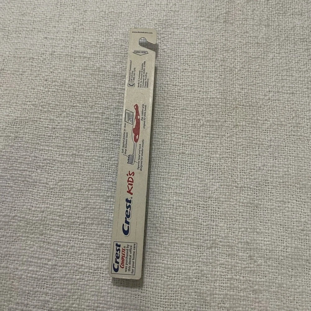 New Crest‎ Black & White Orca Killer Whale Collectible Toothbrush #40 For Child